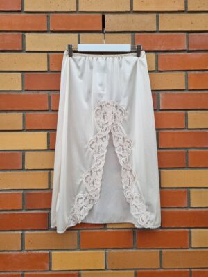 Triumph Cream Slip Skirt with lace front | Best fit 12-14