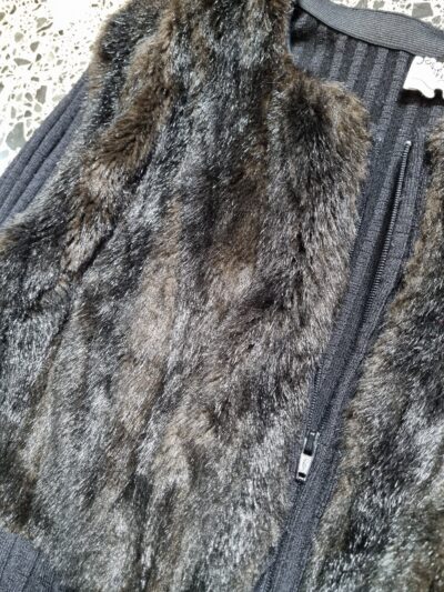 Joseph Ribkoff Black Faux fur Knit Zip Cardi | Best fit 14-16 - Image 4